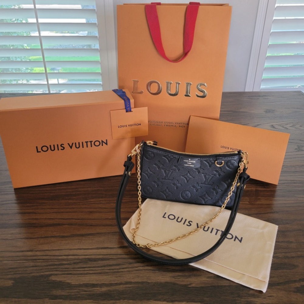 Louis Vuitton Easy Pouch On Strap M08349 Black EUC